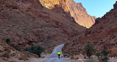 Lynette Napier Cycling on the  tour with redspokes